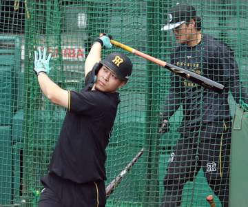 阪神・佐藤輝 なるか5冠 残りは20試合、安打数＆出塁率も現在トップ 史上5人目、球団バース以来の偉業に挑む