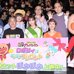 （下段左から）ばいきんまん、中尾隆聖、桐谷美玲、戸田恵子、アンパンマン（上段左から）ドリーミング、トレンディエンジェル（たかし、斎藤司）（C）モデルプレス