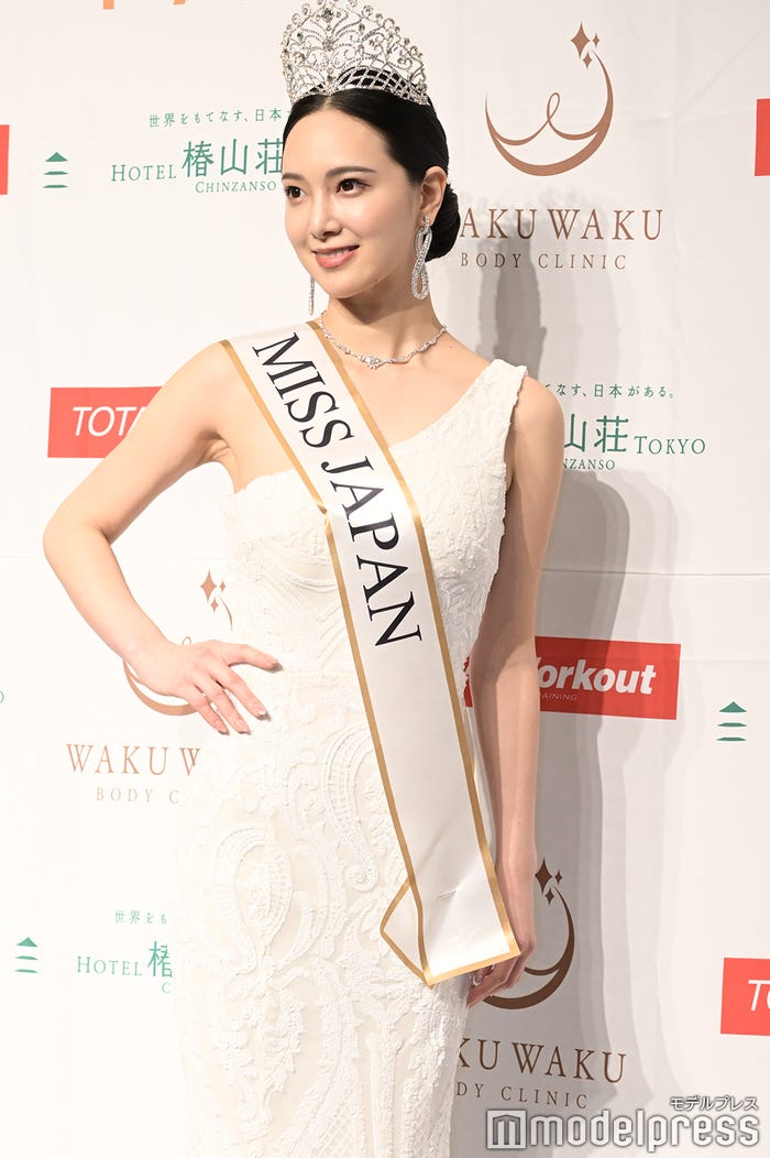 小嶋栞さん (C)モデルプレス