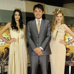 杉村太蔵(C)2010 War of the Gods, LLC. All Rights Reserved.