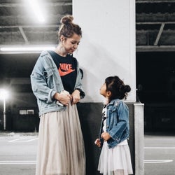 秋のお出かけに親子リンクコーデ♥ がっつりお揃いや一部リンクのナチュラルな秋コーデ10選