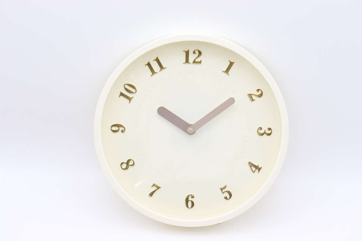 ダイソー掛け時計25cm550円