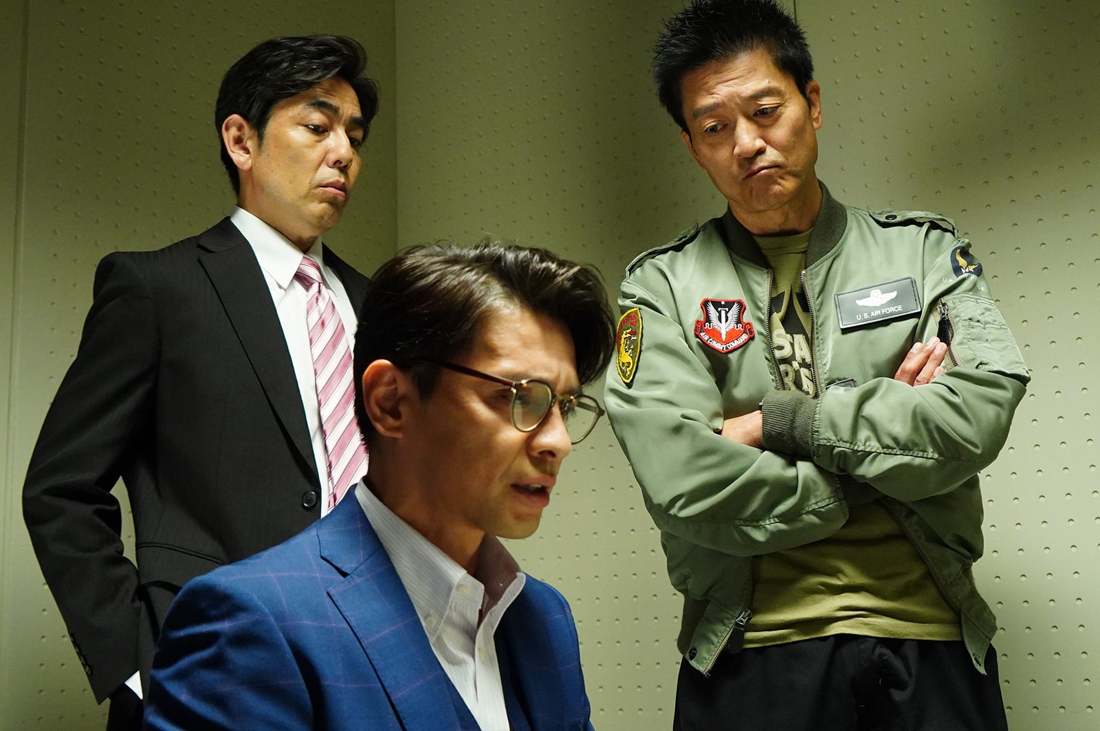 山中崇史、赤ペン瀧川、寺脇康文「相棒season22」第9話より（C）テレビ朝日
