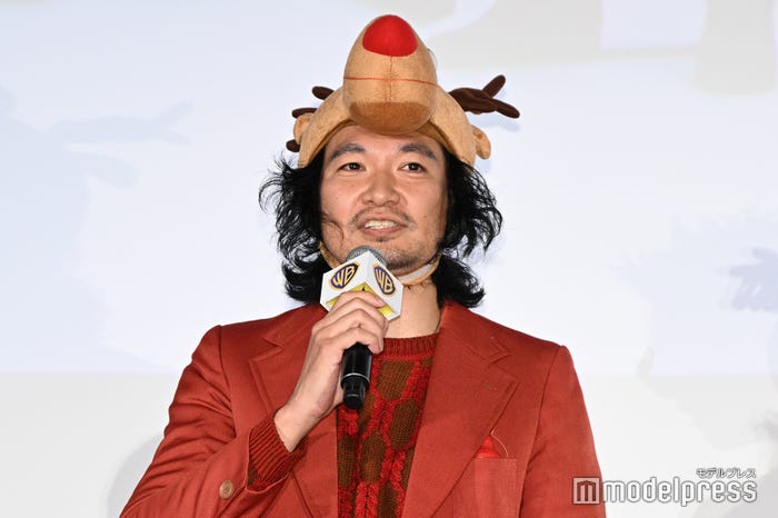 トナカイの帽子を被って登場した青木崇高(C)モデルプレス