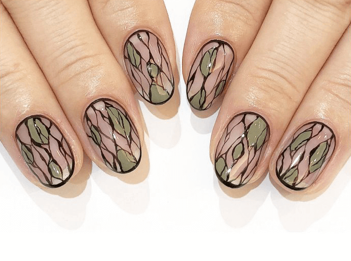 ブラックとカーキでシックなクリアネイル！