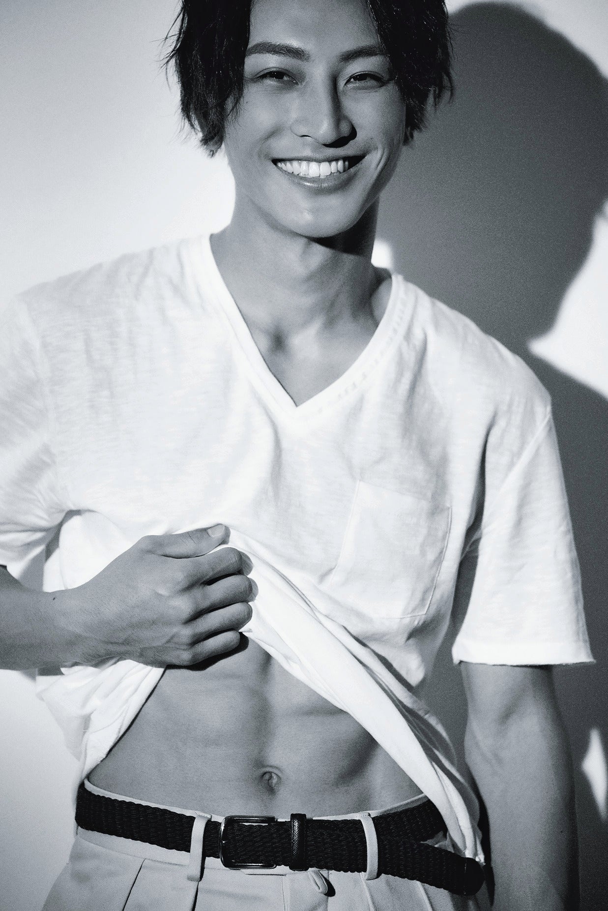 走幅跳・橋岡優輝選手「CanCam」で彫刻のような美腹筋披露 スケボー堀米雄斗選手のLAライフ独占公開も