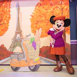  秋ならではのコスチュームに身を包んだミニーマウス／「ミニーのスタイルスタジオ」（C）Disney