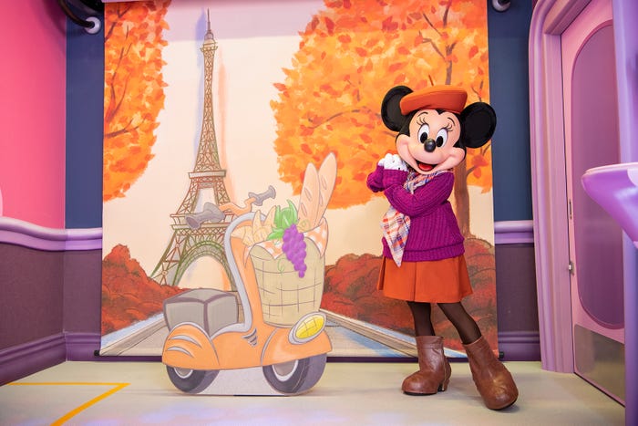 秋ならではのコスチュームに身を包んだミニーマウス/「ミニーのスタイルスタジオ」(C)Disney