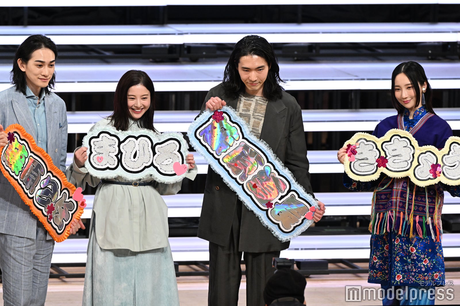 町田啓太、吉高由里子、柄本佑、ファーストサマーウイカ（C）モデルプレス