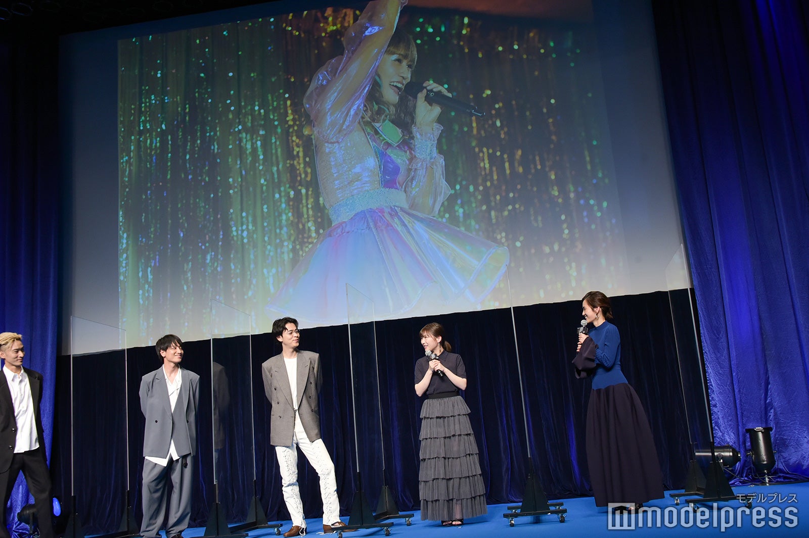 （左から）上杉柊平、藤原季節、成田凌、伊藤沙莉、前田敦子（C）モデルプレス