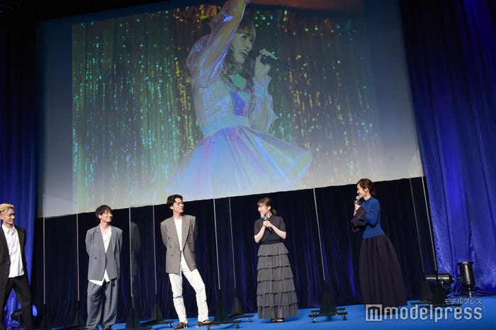 (左から)上杉柊平、藤原季節、成田凌、伊藤沙莉、前田敦子(C)モデルプレス