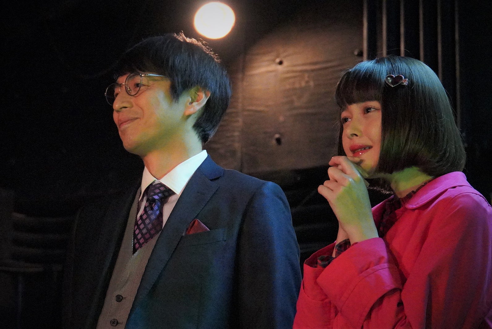 徳井義実、玉城ティナ（C）高木ユーナ／小学館 （C）2018「劇場版 ドルメンX」製作委員会