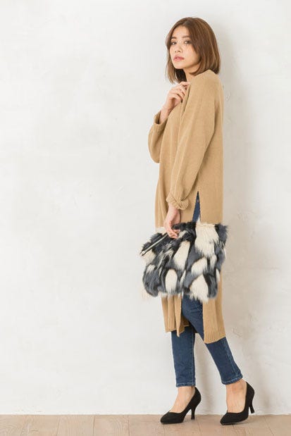 サイドスリットニットチュニックワンピース「Re:EDIT by GALSTAR」2,998円(税込)/画像提供:Re:EDIT by GALSTAR