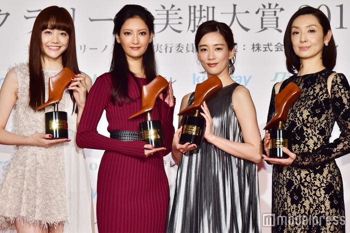 (左から)松井愛莉、菜々緒、水川あさみ、草刈民代 (C)モデルプレス