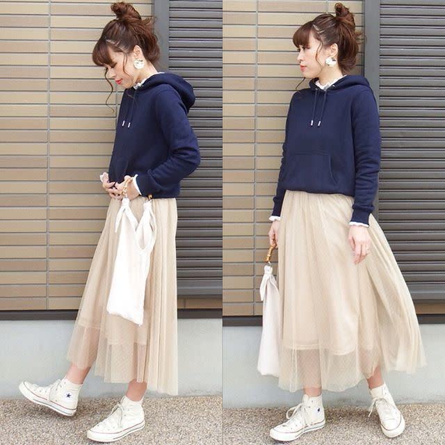 大人女子だってパーカーを着こなしたい カラー別 カジュアルすぎないパーカーコーデ集 モデルプレス