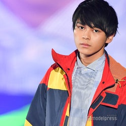 新田真剣佑の弟・眞栄田郷敦(まえだごうどん)、クールな眼差し 黄色い声浴びる<TGC SHIZUOKA 2019>