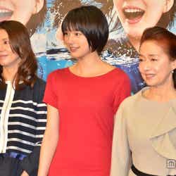 (左から)小泉今日子、能年玲奈、宮本信子