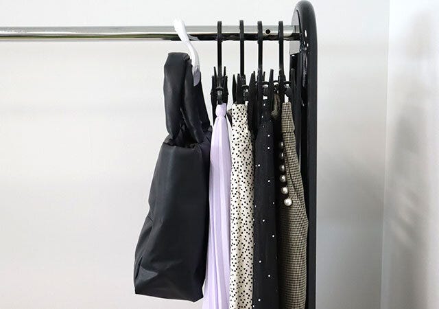 ダイソー　バッグハンガー　使用例　バッグ　クローゼット