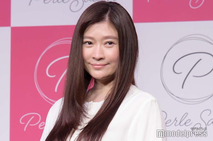 篠原涼子(C)モデルプレス