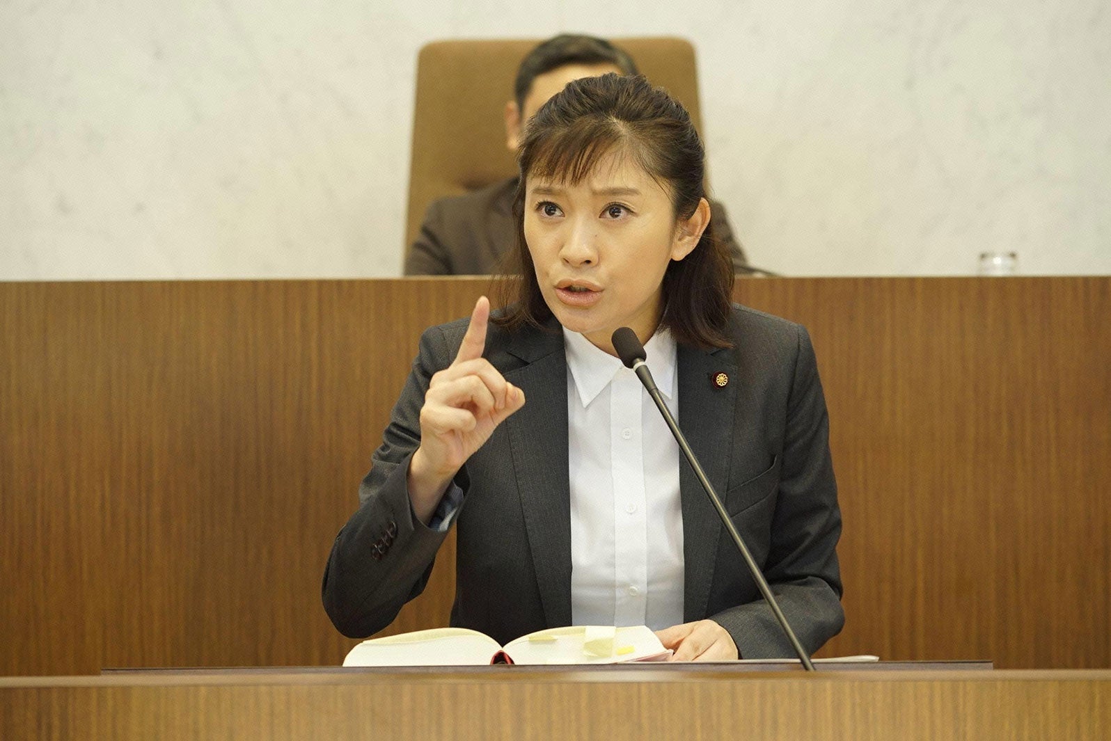 篠原涼子／「民衆の敵」第2話より（C）フジテレビ