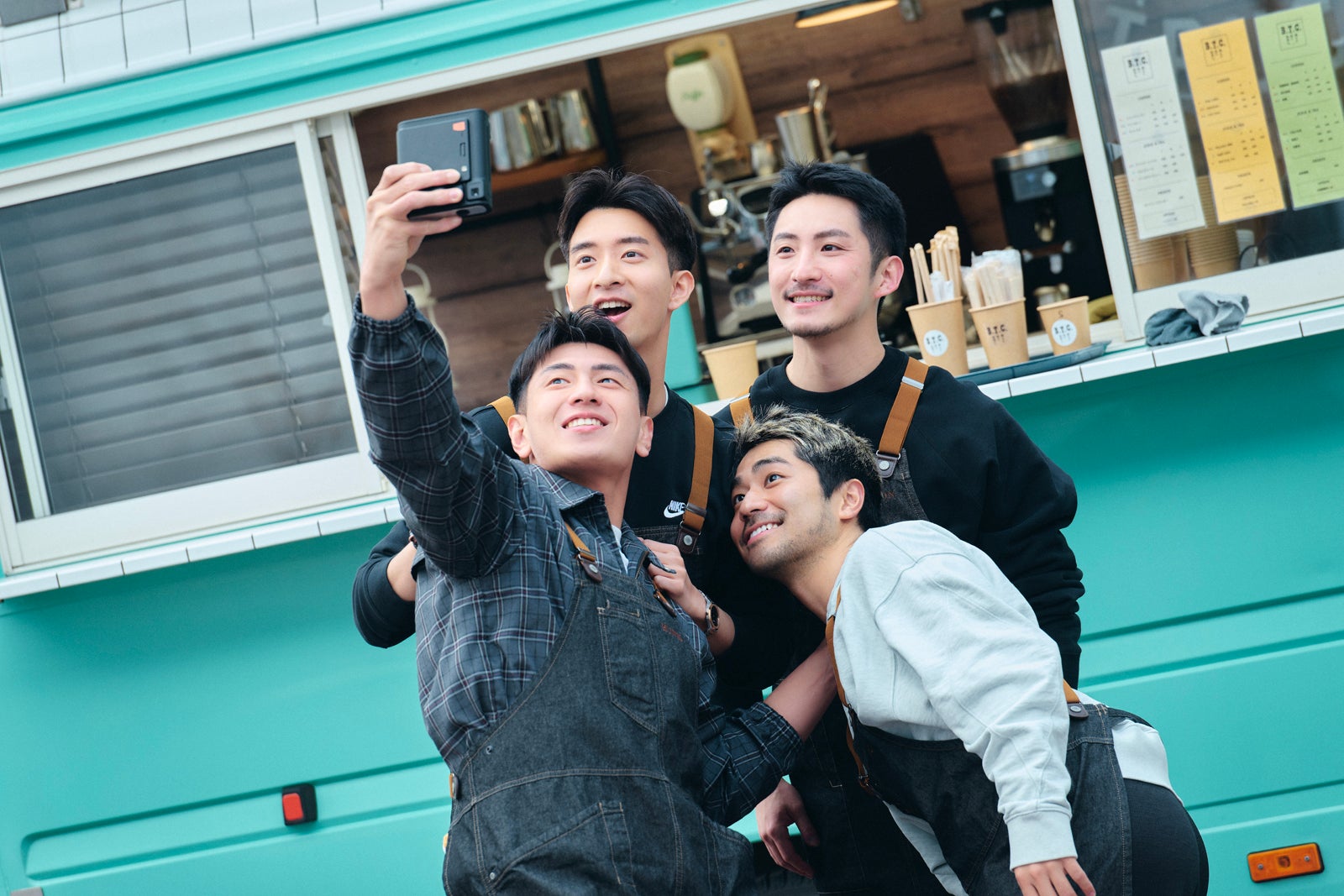 （左上から時計回りに）ボミ、テホン、ジョウブ、フーウェイ「ボーイフレンド」シーズン2（C）Netflix