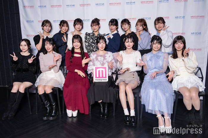 (前列左から)奥原妃奈子、山口満里奈、下条美沙季、林綸葉、町さくら、堤彩乃、向江菜々子(後列左から)濱崎柚、磯邉明日菜、橋本菜々子、山田普月、和根崎颯美、村瀬佳奈、辻田理夏、石垣心(C)モデルプレス
