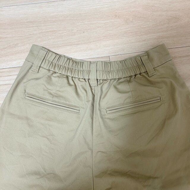 無印良品　ストレッチチノハーフパンツ　バックスタイル