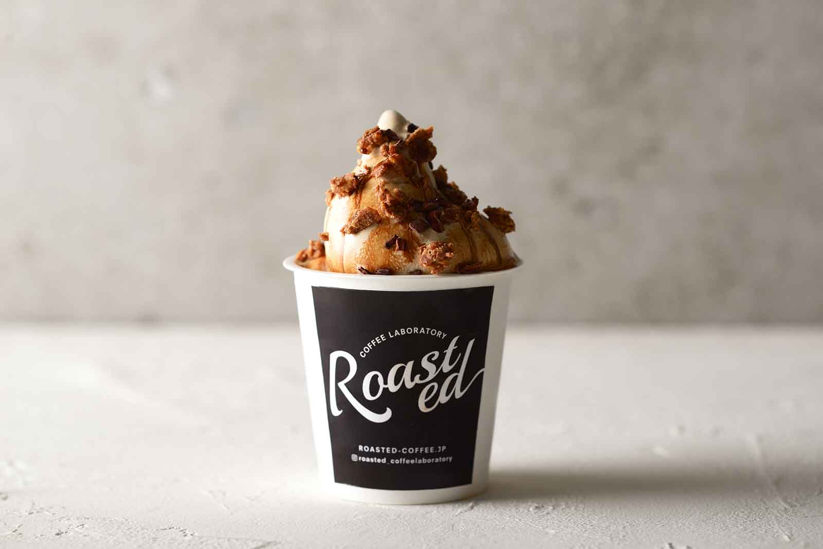 渋谷駅・東急東横店-限定「コーヒーソフト」390円（税抜）／画像提供：株式会社ベイクルーズ