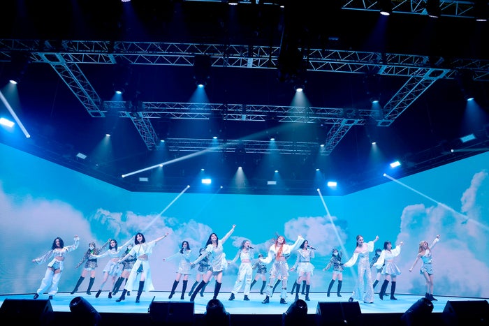 E-girls(提供写真)