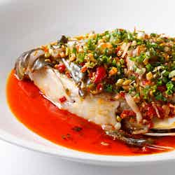 Steamed Grouper Fish Head with Fermented Chilli and Salted Lard（提供画像）