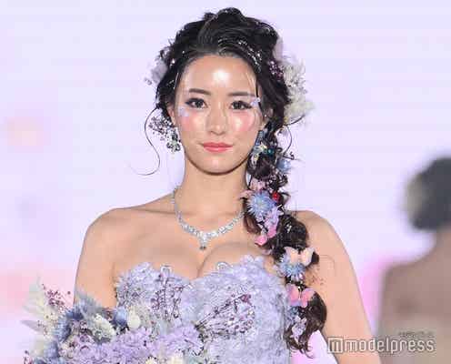 日韓ミックス美女キャバ嬢・ルナ、可憐さ際立つドレス姿&ヘアアレンジ<関西コレクション 2023 S/S>