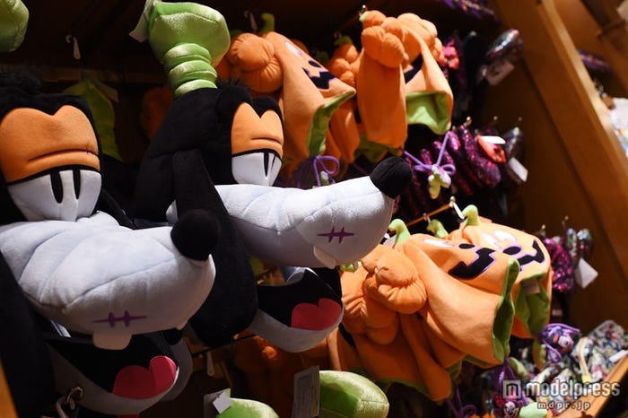 ファニー・モンスターズシリーズが並ぶ店内