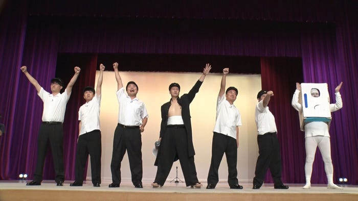 菊田竜大、秋山寛貴、岡部大、長田正平、松尾駿、せいや、冷蔵庫マン(C)フジテレビ