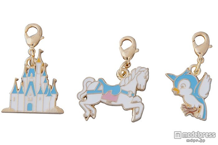 チャーム(オプショナルアイテム)各¥500/(C)Disney