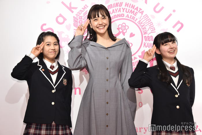 野中ここな、松井愛莉、白鳥沙南(C)モデルプレス