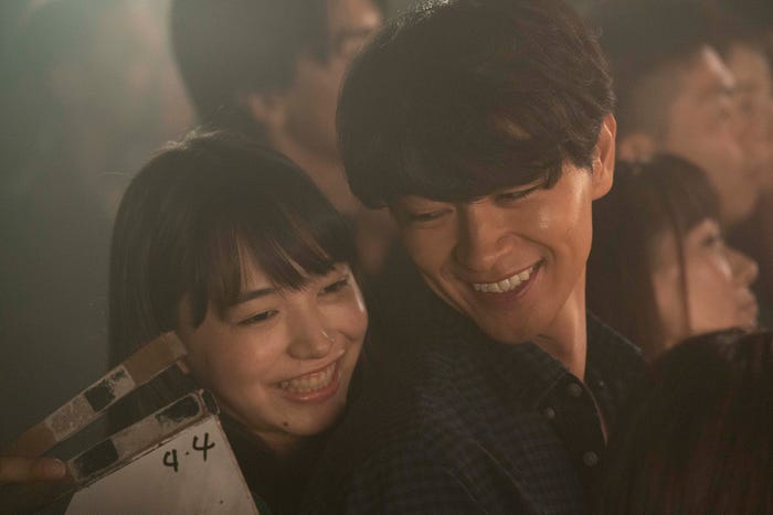 井桁弘恵、細田善彦/新CMよりメイキングカットより(提供写真)