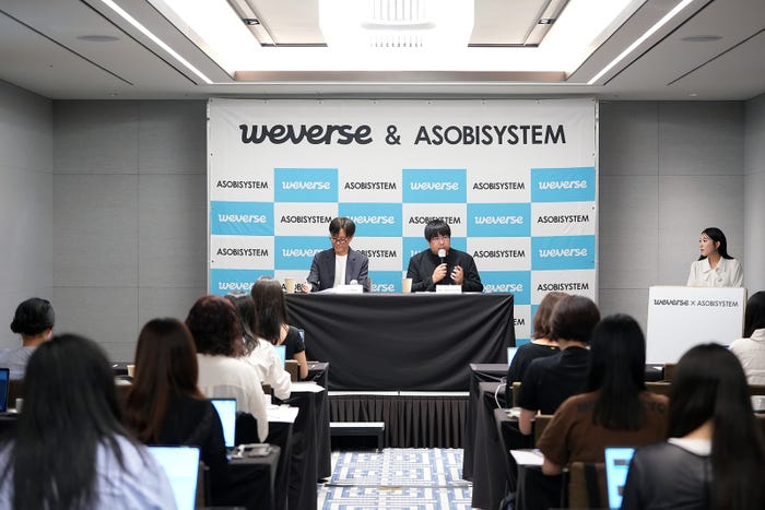 ムン・ジス氏、中川悠介氏(C)2026 Weverse Con Festival