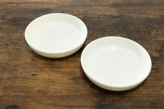 絵が浮き出るしょうゆ皿2P 絵が浮き出るしょうゆ皿2P