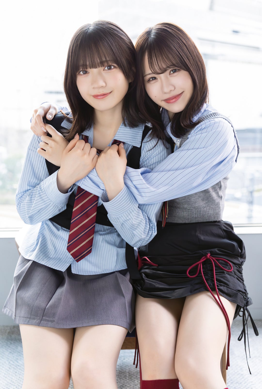 坂本真凛、佐藤佳穂（画像提供：白夜書房）