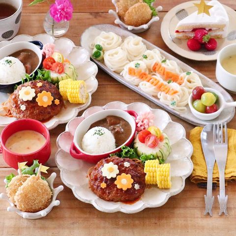 子供が大好きな ハンバーグ献立 実例 一緒に食べると美味しい組み合わせをご紹介 モデルプレス 子供が大好きな ハンバーグ献立 実例 一緒に食べると美味しい組み合わせをご紹介 モデルプレス