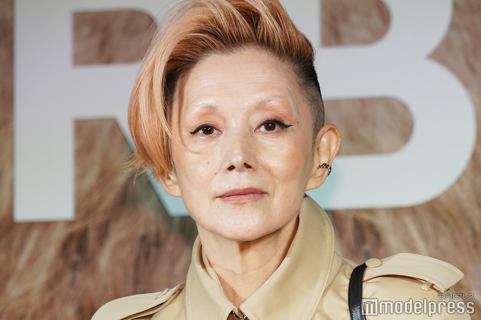 夏木マリ「冬に入って戦闘モードに」尾上松也らと「バーバリー」ポップアップイベントに登場