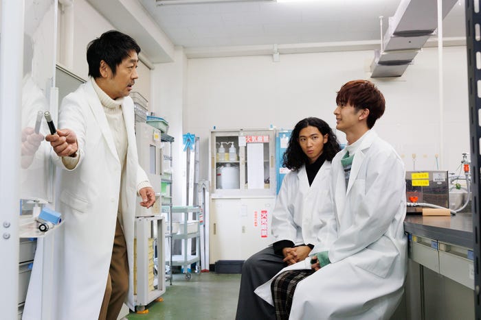 大森南朋、橘優輝、堀野内智「厨房のありす」第2話より(C)日本テレビ