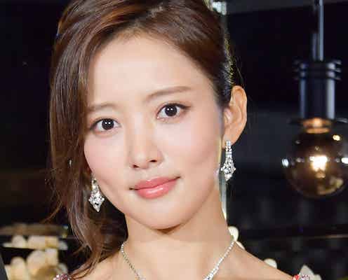 夏菜“史上最もセクシー衣装”で登場「本当にこれでテレビ出ていいのか」<ハケンのキャバ嬢・彩華>