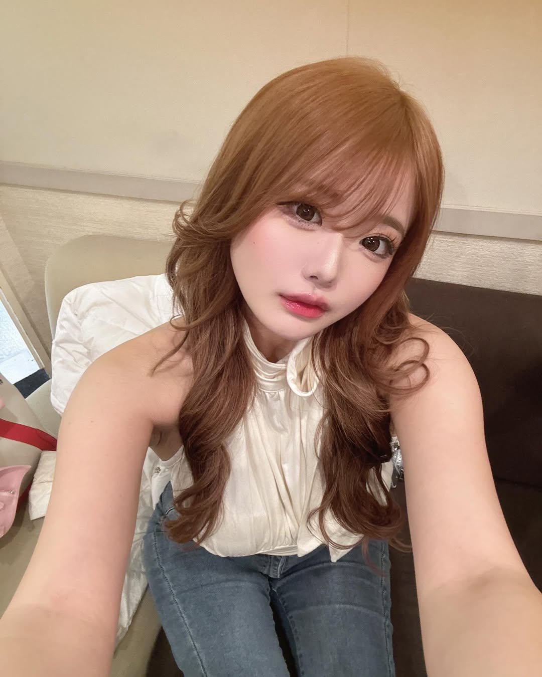 「今日好き」20kg減量話題の美女、胸元大胆披露のタイトワンピ姿「ボンキュッボンになりたくて筋トレ中」