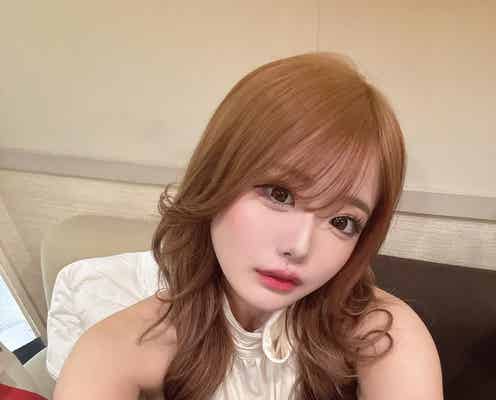 「今日好き」20kg減量話題の美女、胸元大胆披露のタイトワンピ姿「ボンキュッボンになりたくて筋トレ中」