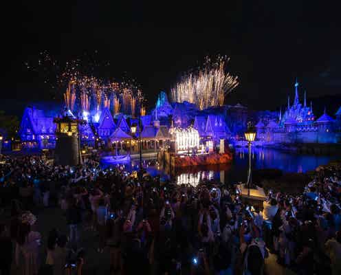 香港ディズニーランド、「アナ雪」新エリア「ワールド・オブ・フローズン」祭典に世界中のゲスト集結 エルサの氷の魔法に感動