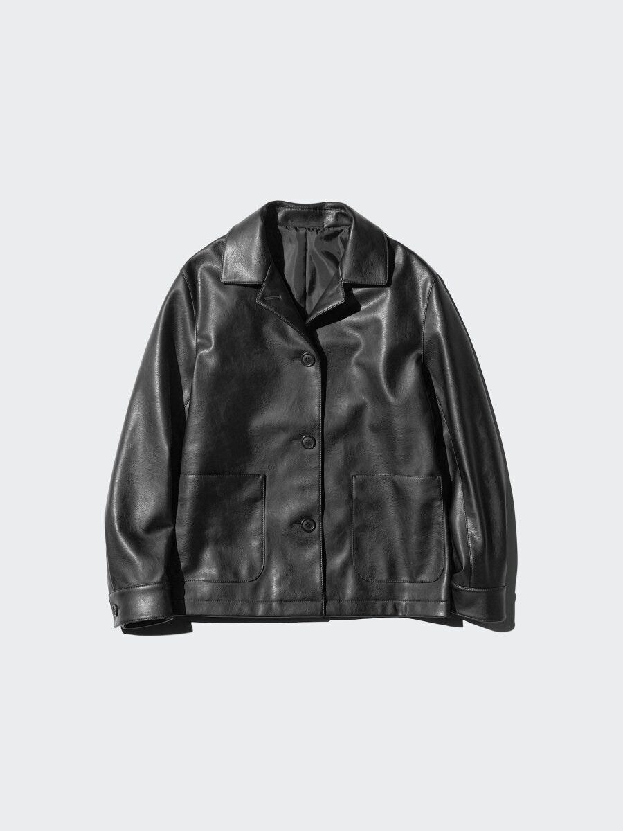 マットな質感の黒いコーティングリラックスシャツジャケット