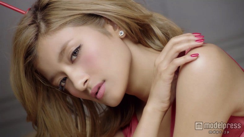 ローラ／「TBCでキレイに」篇