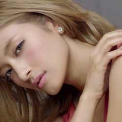 ローラ/「TBCでキレイに」篇
