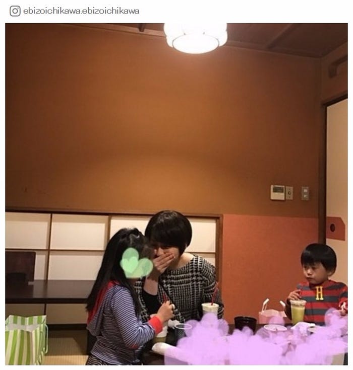 市川海老蔵、家族ショットを公開/市川海老蔵Instagramより